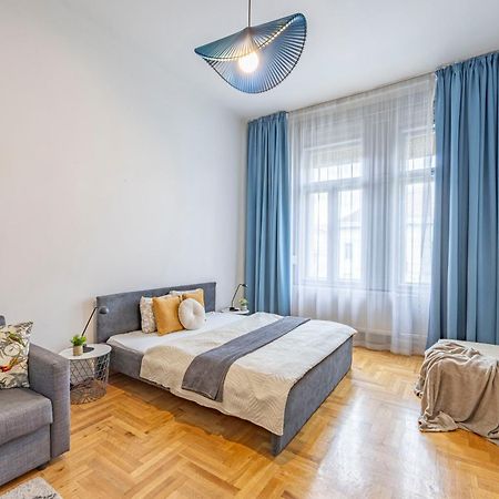Super Central Cozy Home On The St. Stephen Road Budapest Exterior foto